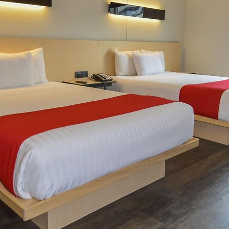 City Express Plus By Marriott Medellin Colombia Buitenkant foto