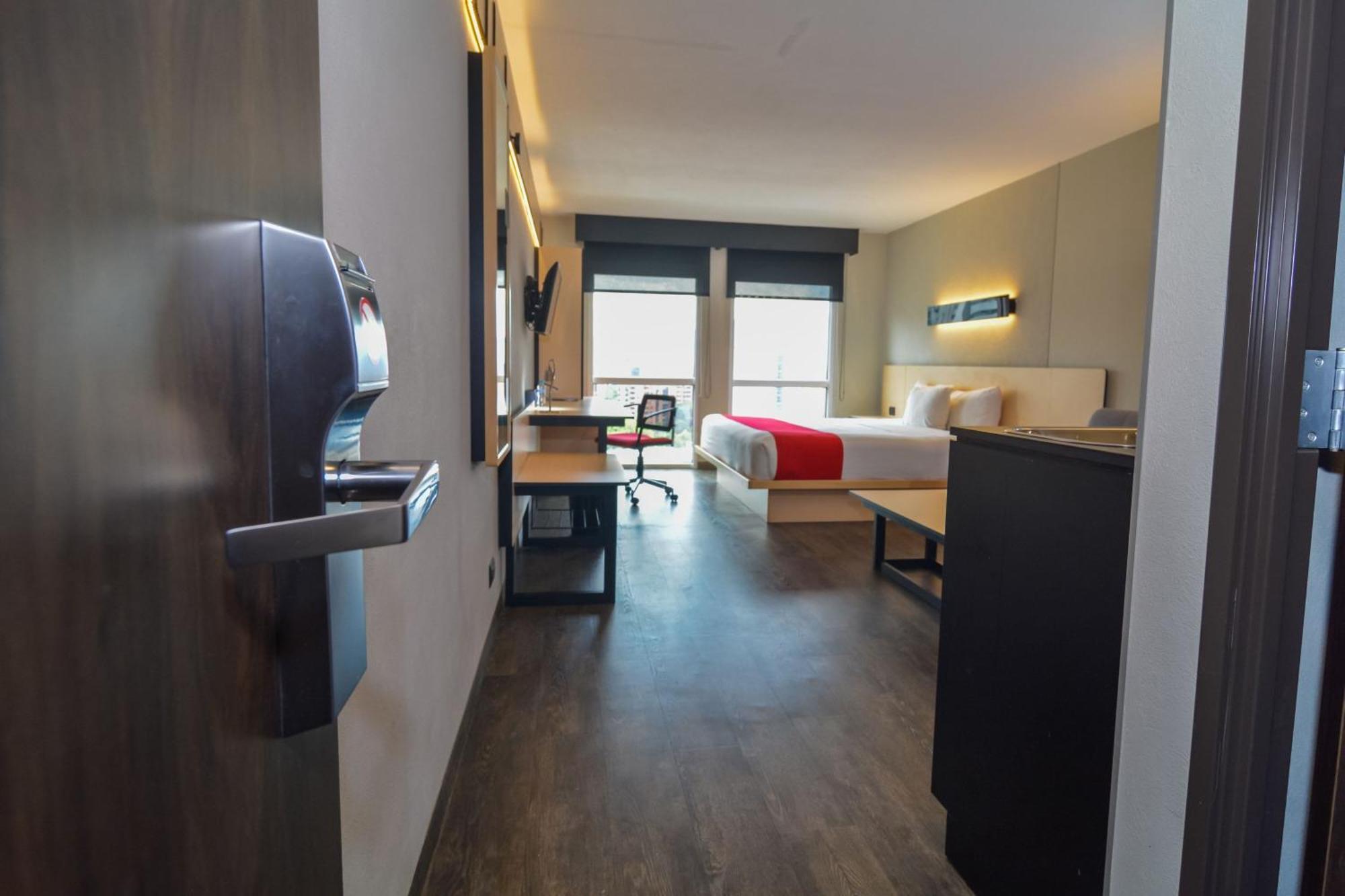 City Express Plus By Marriott Medellin Colombia Buitenkant foto