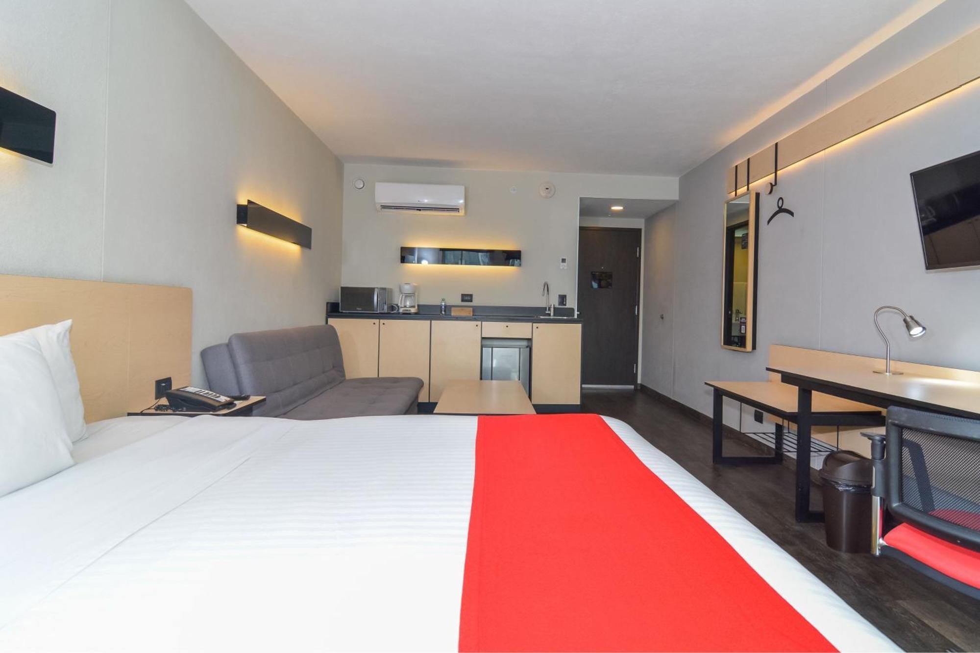 City Express Plus By Marriott Medellin Colombia Buitenkant foto