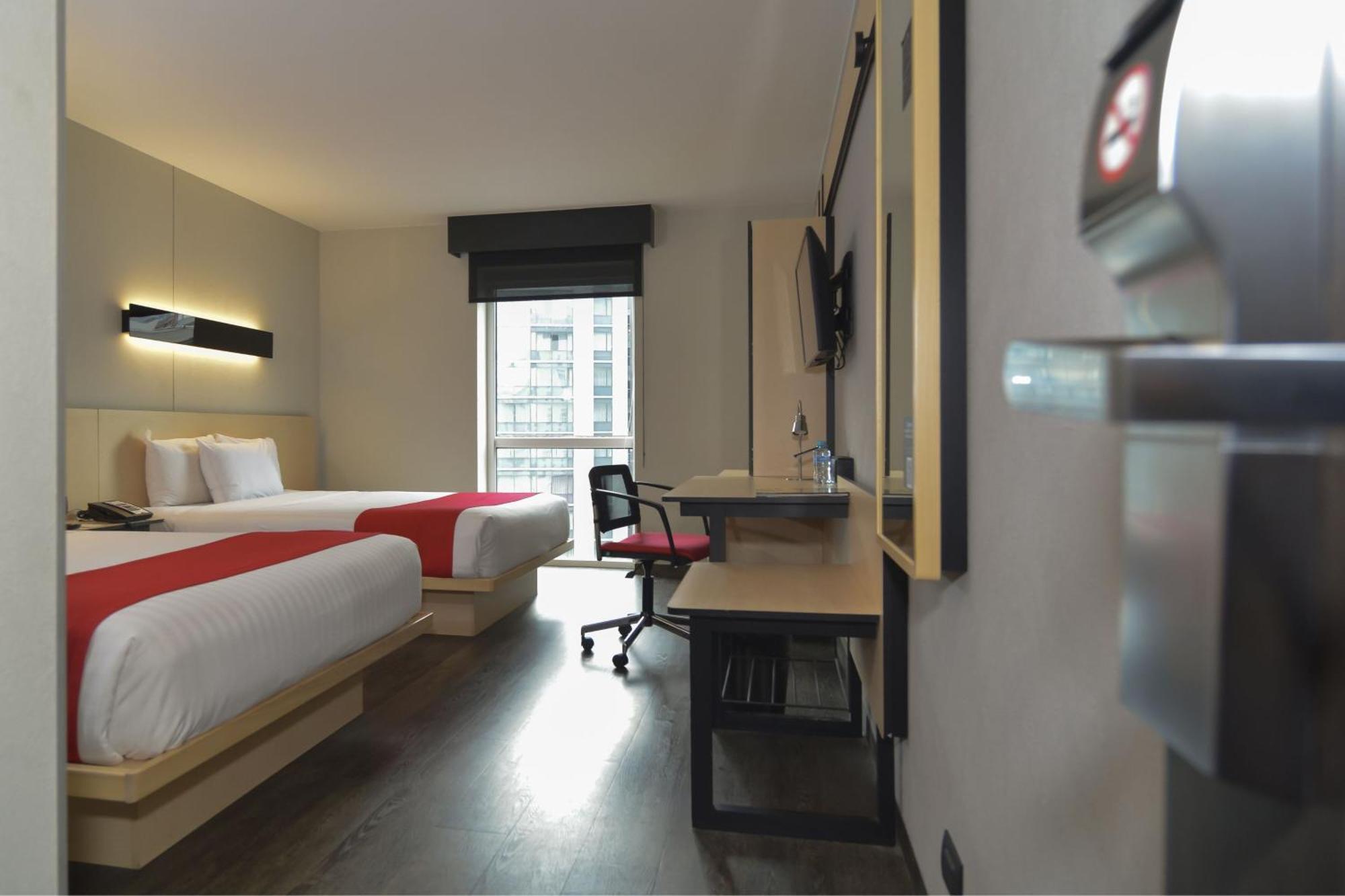 City Express Plus By Marriott Medellin Colombia Buitenkant foto