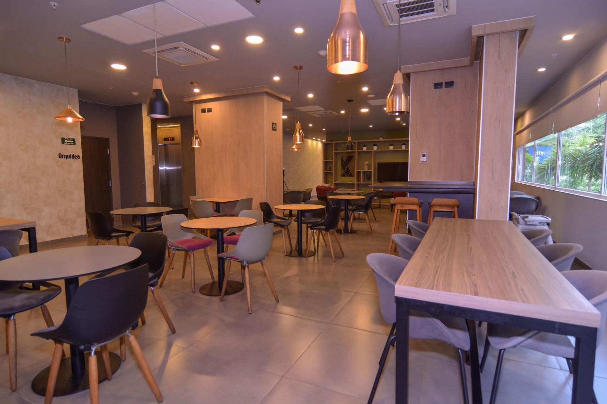 City Express Plus By Marriott Medellin Colombia Buitenkant foto