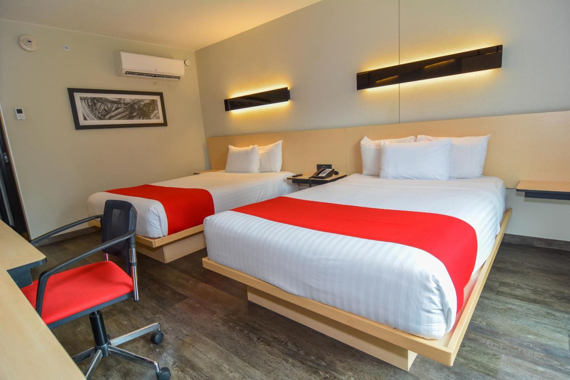 City Express Plus By Marriott Medellin Colombia Buitenkant foto