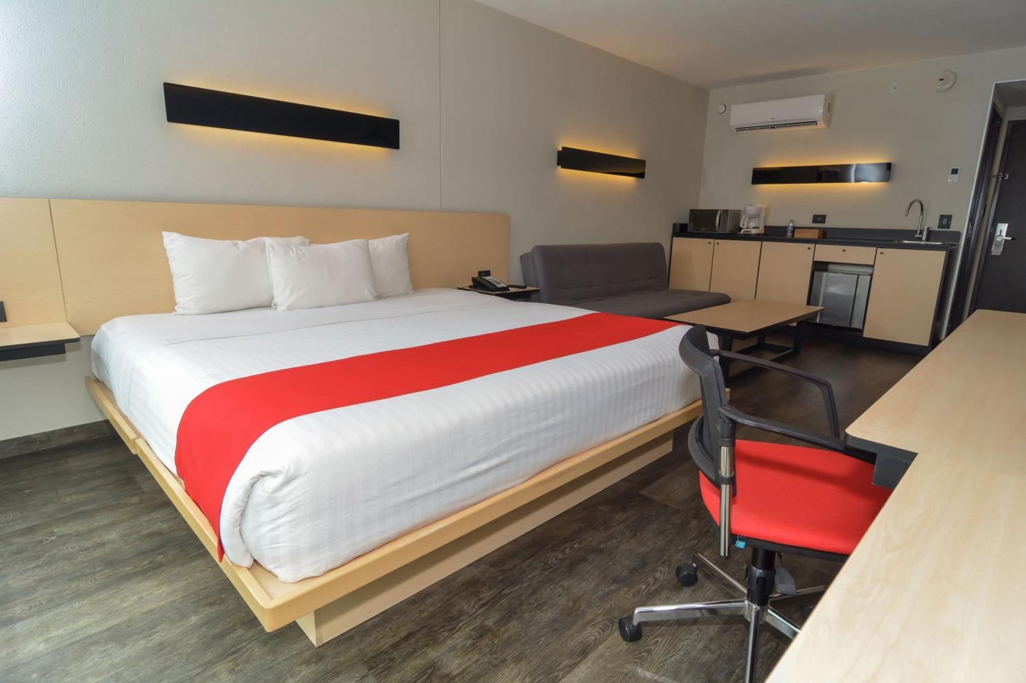 City Express Plus By Marriott Medellin Colombia Buitenkant foto