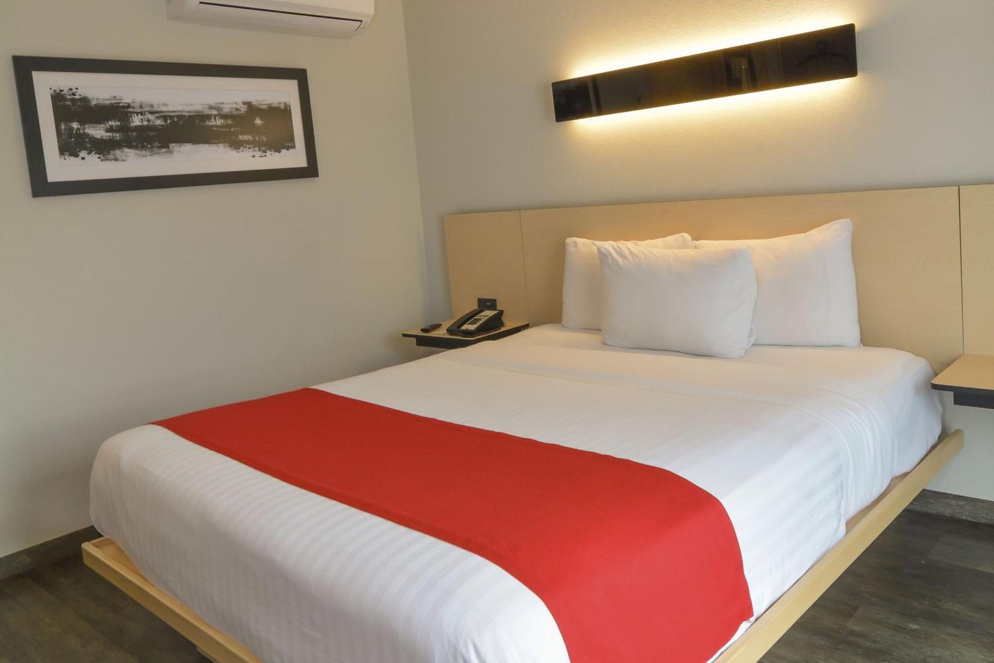 City Express Plus By Marriott Medellin Colombia Buitenkant foto