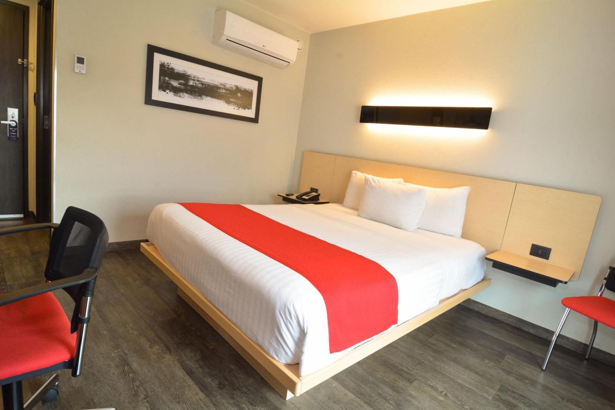 City Express Plus By Marriott Medellin Colombia Buitenkant foto